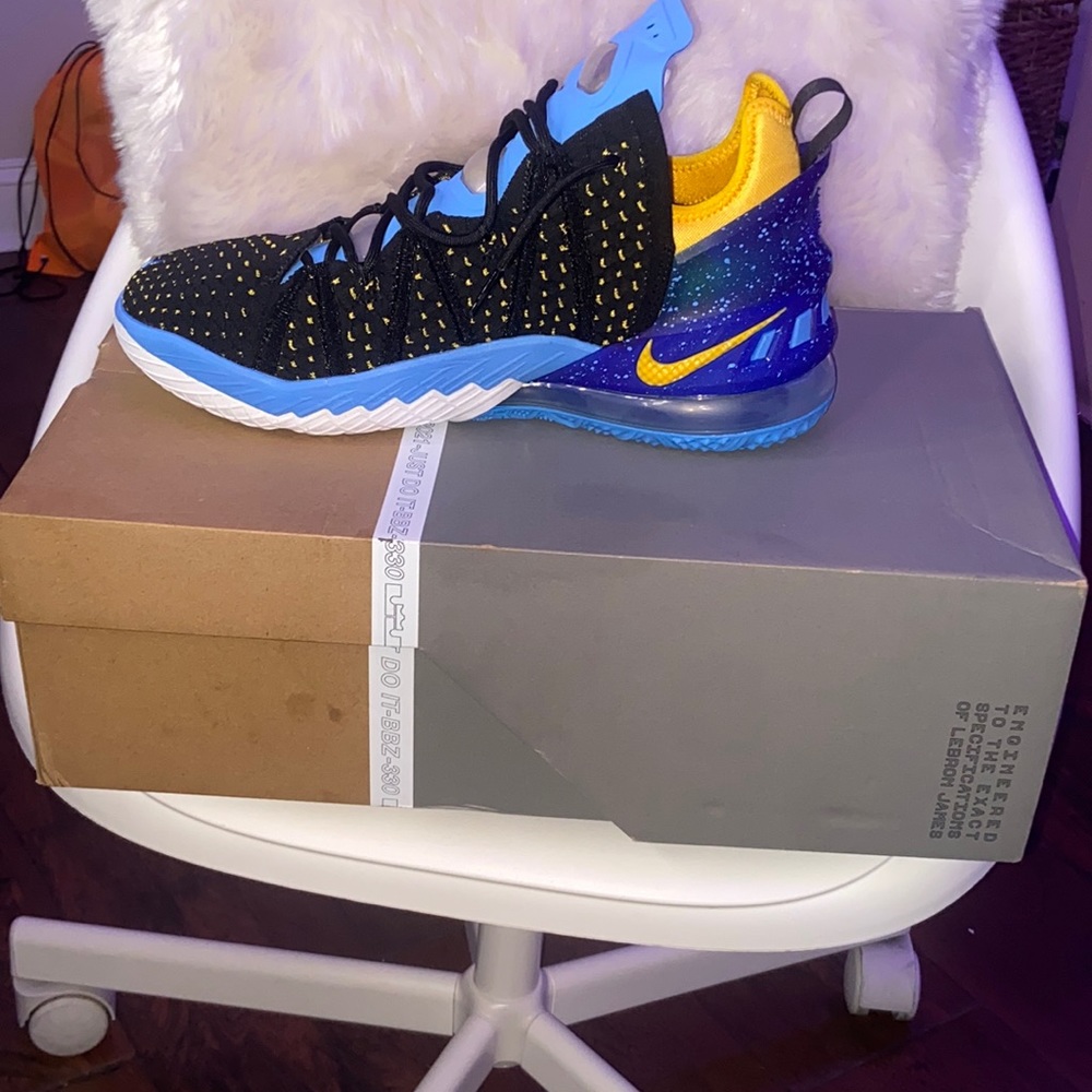 Lebron 18 Gold Coast shoes basketball shoes